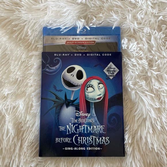 THE NIGHTMARE BEFORE CHRISTMAS BLU-RAY + DVD + DIGITAL DOWNLOAD CODE - Picture 2 of 4